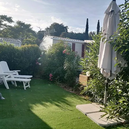 Kamp alanı Mobil-home 2 4 Etoiles