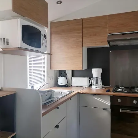 Kamp alanı Mobil-home 2 4 Etoiles Fréjus